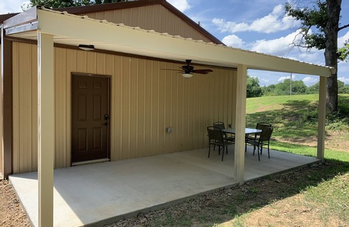 Centerville House | The Rose Creek Cottage, at base of Petit Jean Mountain sleeps 4