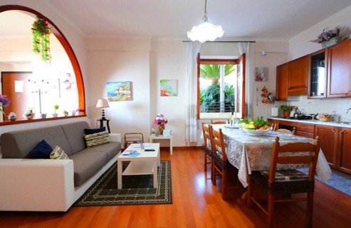 Priora House | The Rose of the South, breathtaking views of the Bay of Naples and Mount Vesuvius