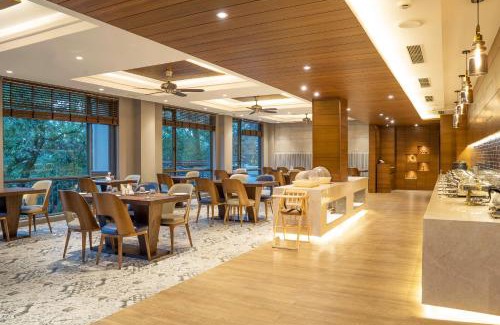 Bhimtal Hotel | The Rosefinch Sarovar Portico