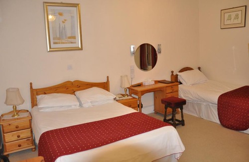 Fareham Hotel | The Roundabout Hotel