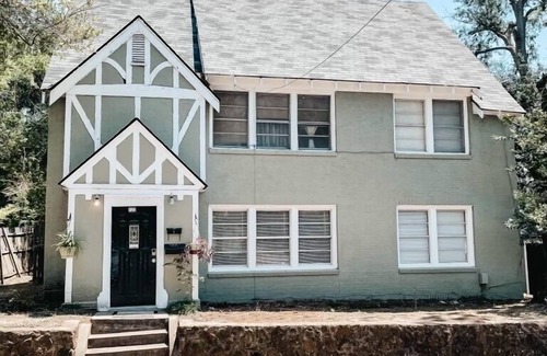 Tyler House | The Rowland Rose