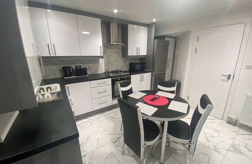 Townfield Apartment | THE ROYAL BOUTIQUE PICCADILLY LODGE BY LONDON HEATHROW