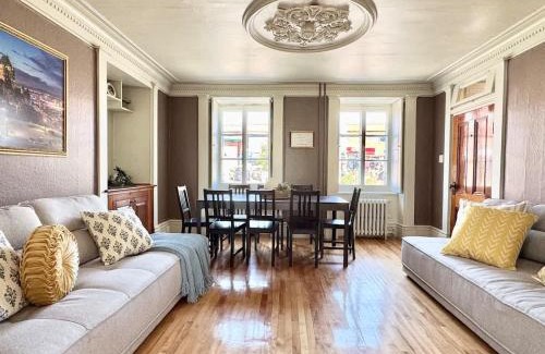 Quartier 5-4 Apartment | The Royal d'Antan 8 people Parking