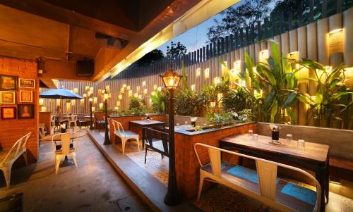 Gandhi Nagar Hotel | The Royale Senate Race Course, Bangalore