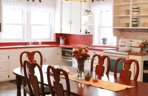 Gap House | The Rustic Old Farmhouse Peaceful home in Amish country,10 min from tourist area