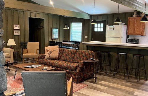 Wilburn Cabin | The Rustic Retreat Cabin on the Little Red River w/Fishing Dock