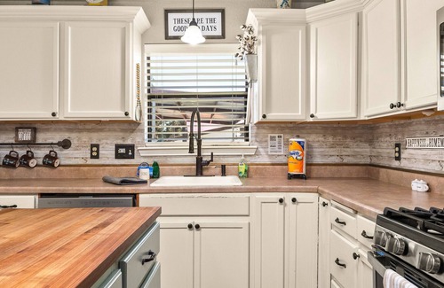 Canyon Lake Ski Chalet | The Rustic Soak Farmhouse