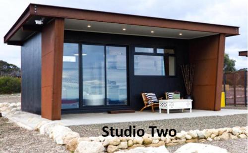 Dudley West House | The Rusty Kangaroo - Spectacular Ocean View Premium Couples Retreat