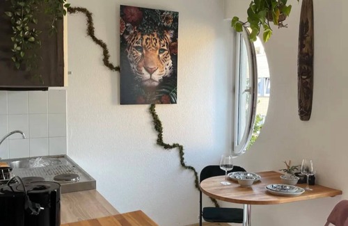 Nauwieser Viertel Apartment | The Saar Jungle Design Apartment im Herzen von Saarbrücken
