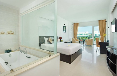 Old Quarter Resort | The Sailing Bay Beach Resort
