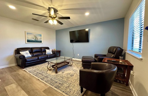 Kingsland Apartment | The Sailor's Suite