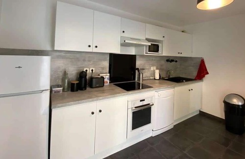 Poitiers Apartment | The Saint Eloi: bright 15 minutes from Futuroscope