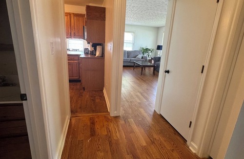 Wilmington House | The Salon- 3 miles from WEC