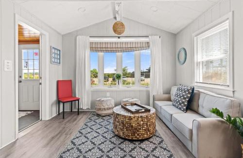 Hampton House | The Salty Dog Pet Friendly Private Yard
