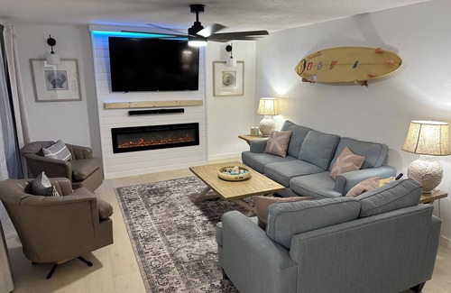 Port Orange House | The Salty Sandcastle/POOL/GAME ROOM/3 bedroom/3 miles to the beach