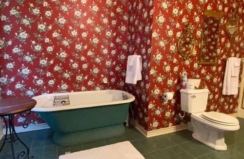 Bonham House | The Sam Rayburn Suite at Four Winds