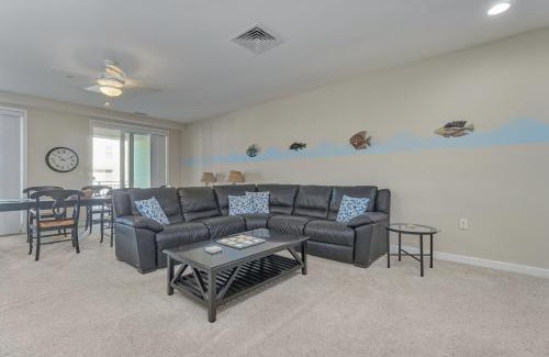 Sandbridge Apartment | The Sanctuary - A Wave from it All 201B