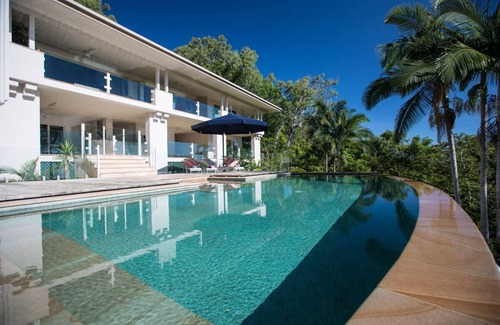 Craiglie House | The Sanctuary Port Douglas - 6 bedrooms with ensuites & panoramic views!