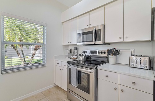 Falcons Glen House | The Sandollar House