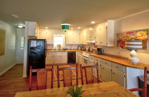 Edisto Island House | The Sandy Pineapple! Direct Edisto Beach oceanfront with 4 bedrooms and 2 baths