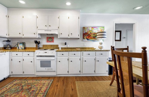 Edisto Island House | The Sandy Pineapple! Direct Edisto Beach oceanfront with 4 bedrooms and 2 baths