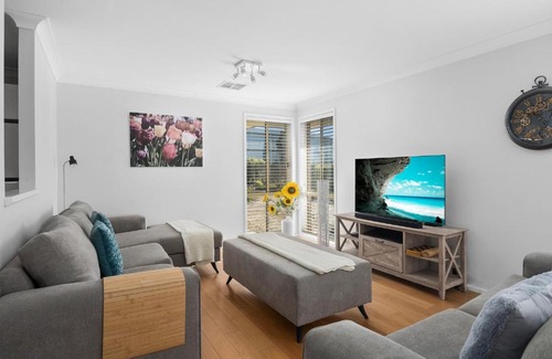 Moss Vale House | The Scotty House - Charming 3-Bed Home With Garden
