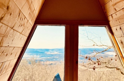 Ironton Cabin | "The Scout": a cozy mountain cabin with million dollar view