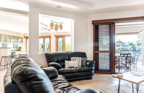 Noosaville House | The Seahorse ~ Family & Pooch Friendly Home