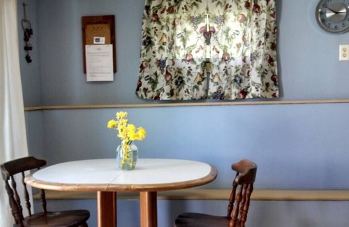 East Lyme House | The Seashell (Cottage 2)