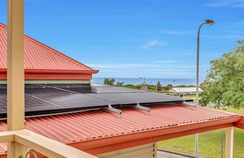 Semaphore Apartment | The Seaside Loft A Breezy Beachside Lifestyle