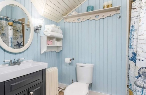 Cobourg Apartment | The Seaside Suite at Lakehurst