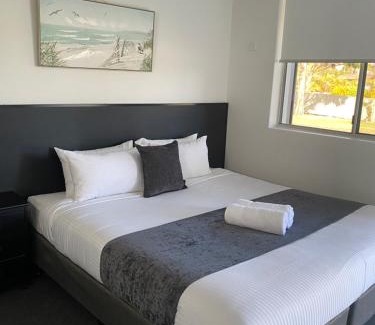 Woolgoolga Hotel | The Seaview Tavern Motel