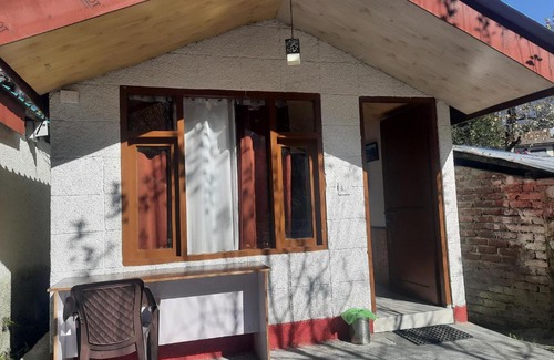 Old Manali Hotel | The Secret River - Atrangiz Cafe