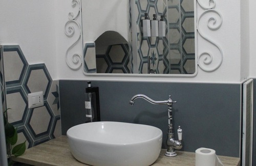 Capurso House | The Secrets of the Well Vintage Room