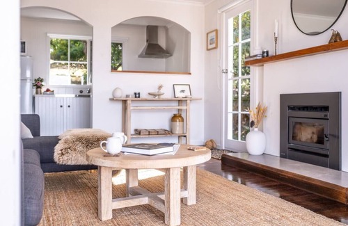 Bicheno House | The Shack - Sunny beach house - Breathtaking views!