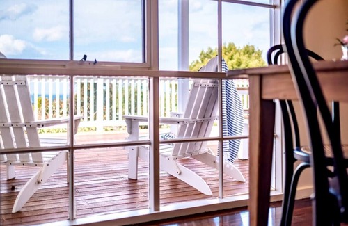 Bicheno House | The Shack - Sunny beach house - Breathtaking views!