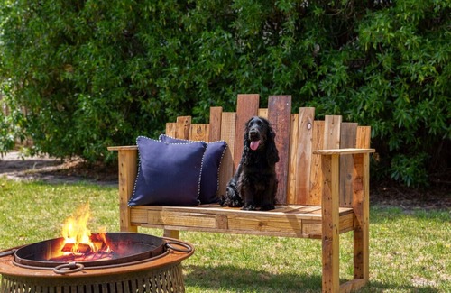 St Leonards House | The Shack- Fireplace, walk to beach, pet friendly