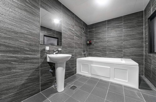 Jinhae Hotel | The Sharp Hotel