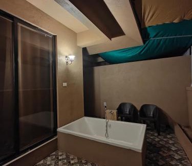 Benaulim House | The Sharva 1 by Shiva stays with open air Bathtub, close to Varca beach