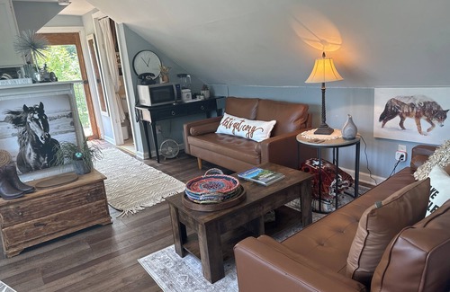 Clayton Apartment | The She Shed a Cozy Country Setting to relax! 15 min to Dover, DE