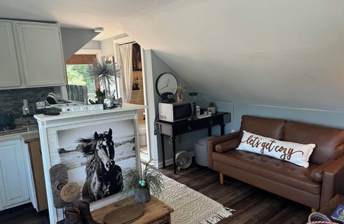 Clayton Apartment | The She Shed a Cozy Country Setting to relax! 15 min to Dover, DE