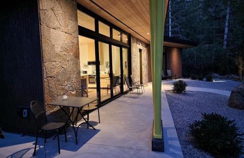 Madeira Park House | The Shed at Moon Dance