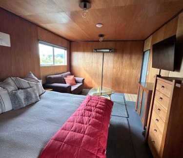 Mapua Apartment | The shed with a view