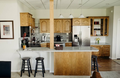 Stevensville House | The Shire - "There's some good in the world." Winery/Brewery tours available