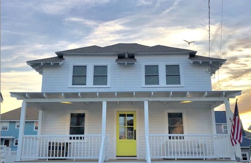 Hull Cottage | The Shore House, steps to the ocean meet crisp clean beach side retreat!