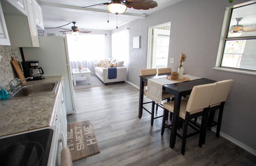 Melinda Cook Cottage | The Shores Beach Cottage - a Short Walk from the Sand - Daytona Beach Shores