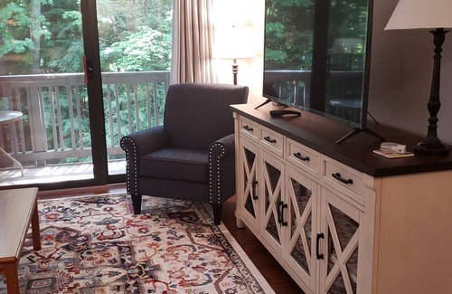 Acme Condo | The Shores Condo W/King Bed Nightly, Weekly or Monthly