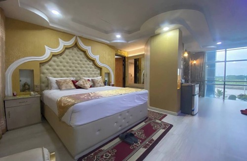 Bangladesh Hotel | The Silver Castle
