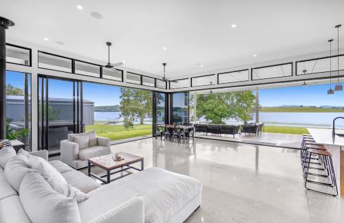 Barrine House | The Ski Shack - Lake Tinaroo