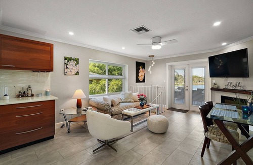 Mount Dora House | "The Skinny" on Lake Gertrude! B2G1 night free in July!